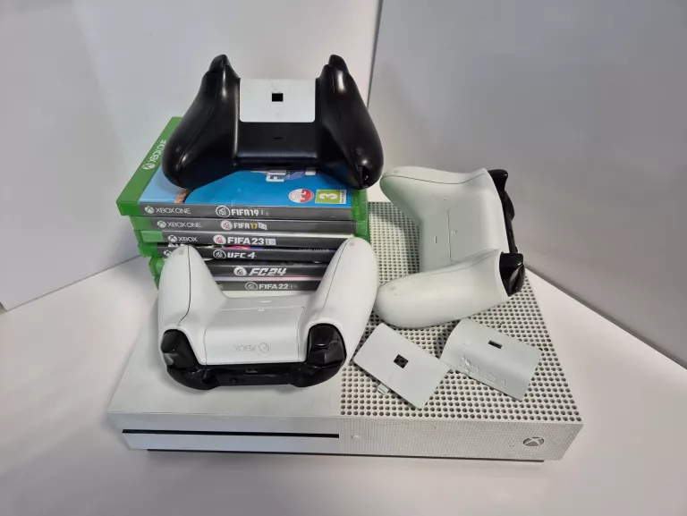 konsola-xbox-one-s-1tb-3-pady-gry-stacja-ladujaca-stan-11323-2