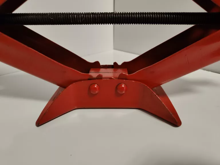 podnosnik-trapezwoy-4car-15t-105-380mm-maksymalna-wysokosc-podnoszenia-370