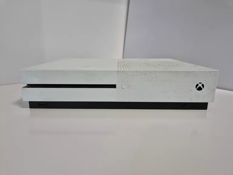 konsola-xbox-one-s-1tb-3-pady-gry-stacja-ladujaca-dysk-wbudowana-pamiec-5179-352249