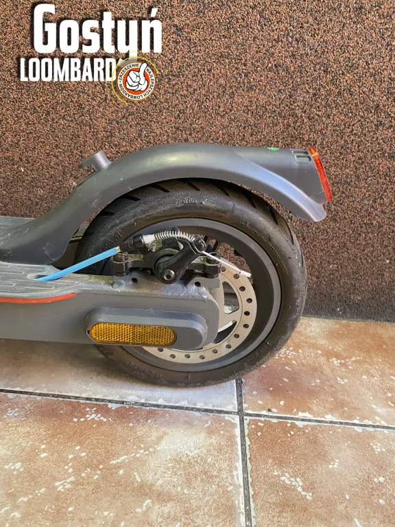 hulajnoga-elektryczna-motus-scooty-85-lite-czarno-turkusowa-kod-producenta-akc028-1