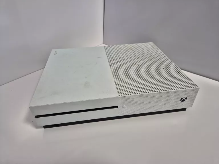 konsola-xbox-one-s-1tb-3-pady-gry-stacja-ladujaca-kolor-249512-1647414