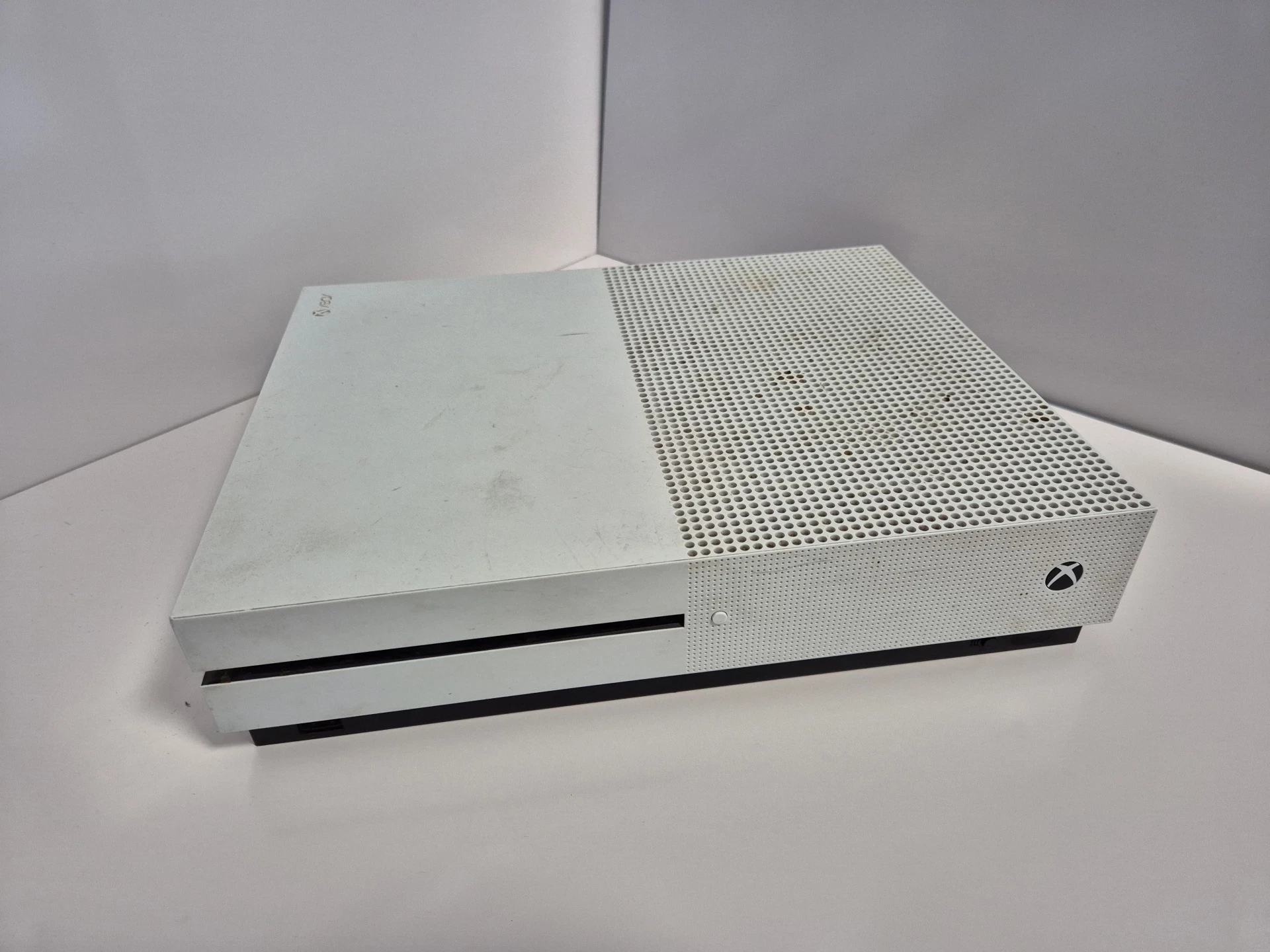 konsola-xbox-one-s-1tb-3-pady-gry-stacja-ladujaca-kolor-249512-1647414