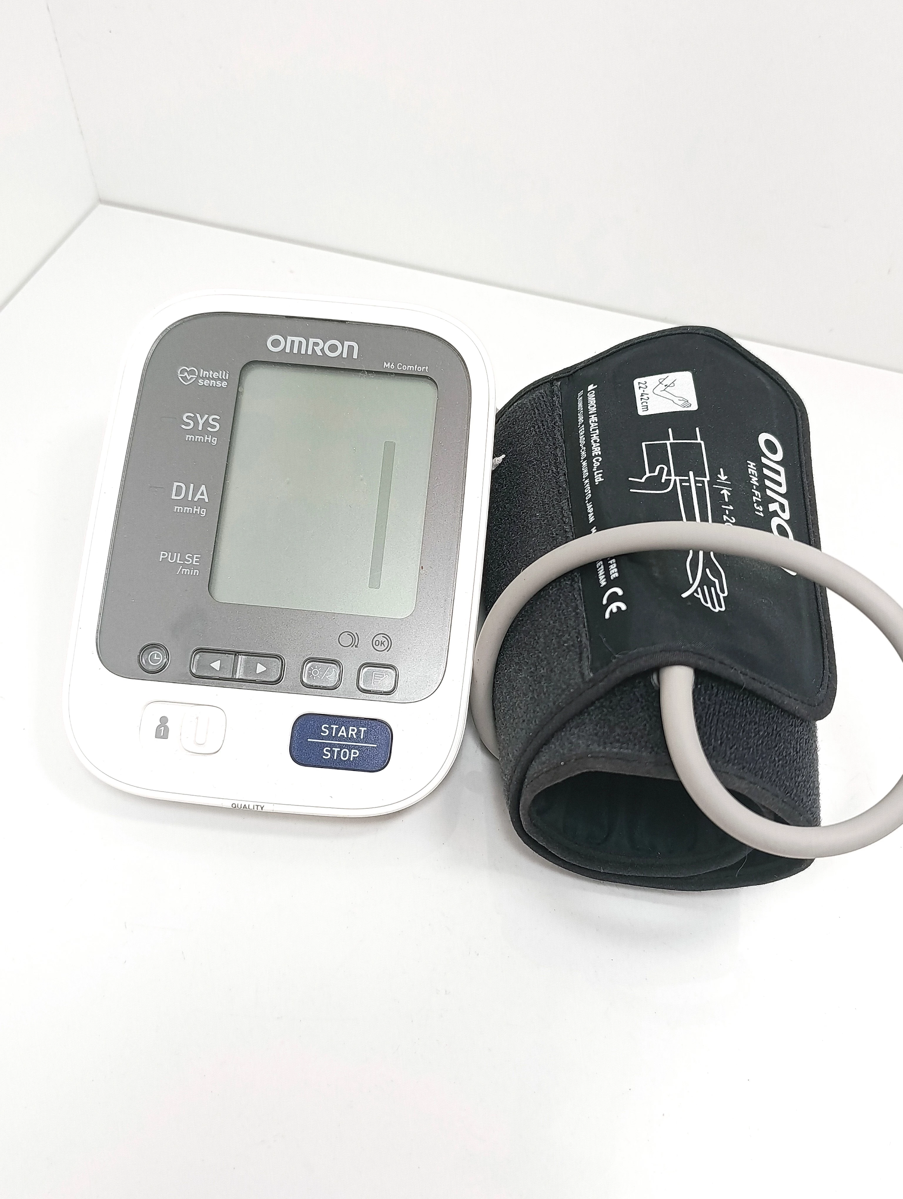 cisnieniomierz-omron-m6-comfort-miejsce-pomiaru-209402-239010