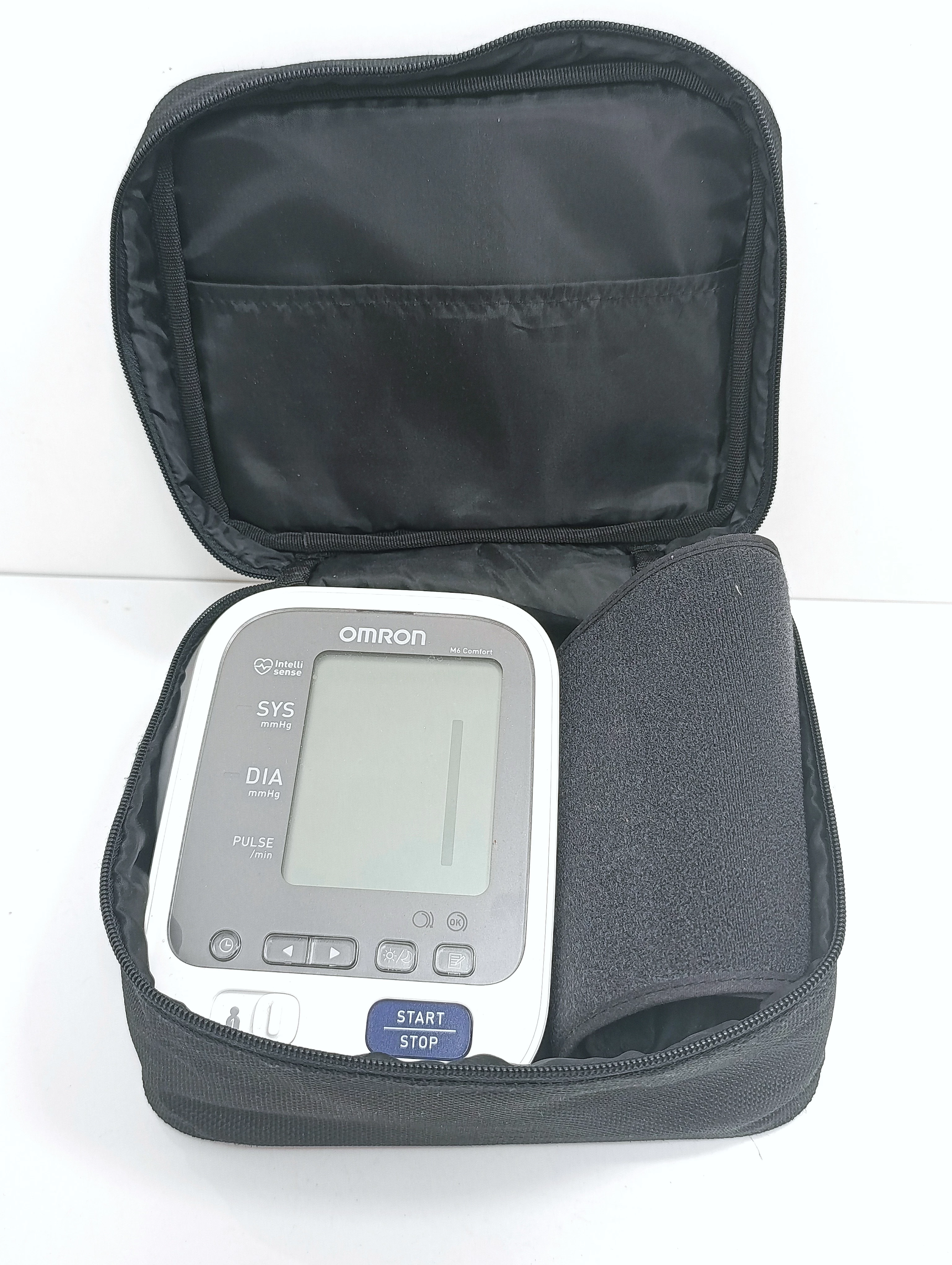 cisnieniomierz-omron-m6-comfort-stan-11323-2