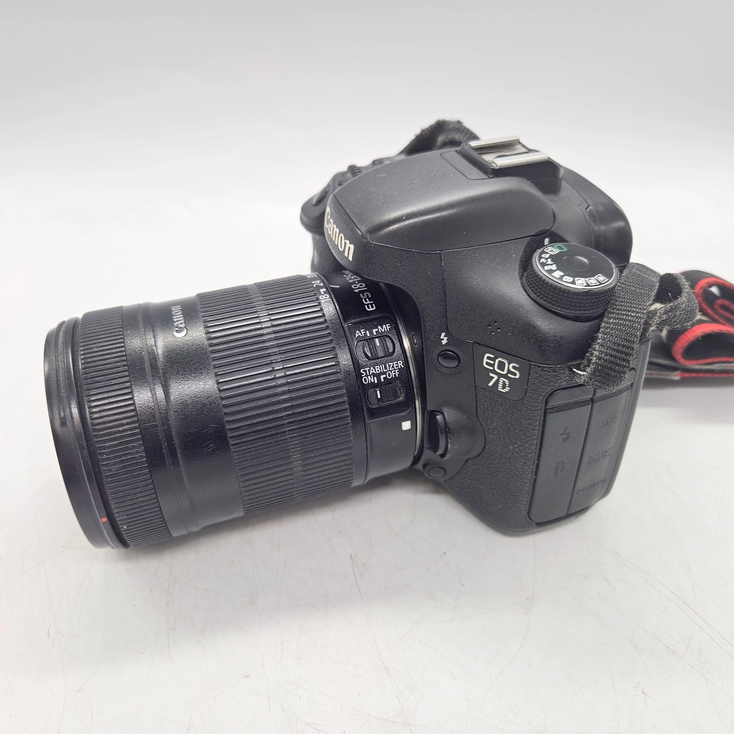 lustrzanka-canon-eos-7d-canon-efs-18-135-rozdzielczosc-1800