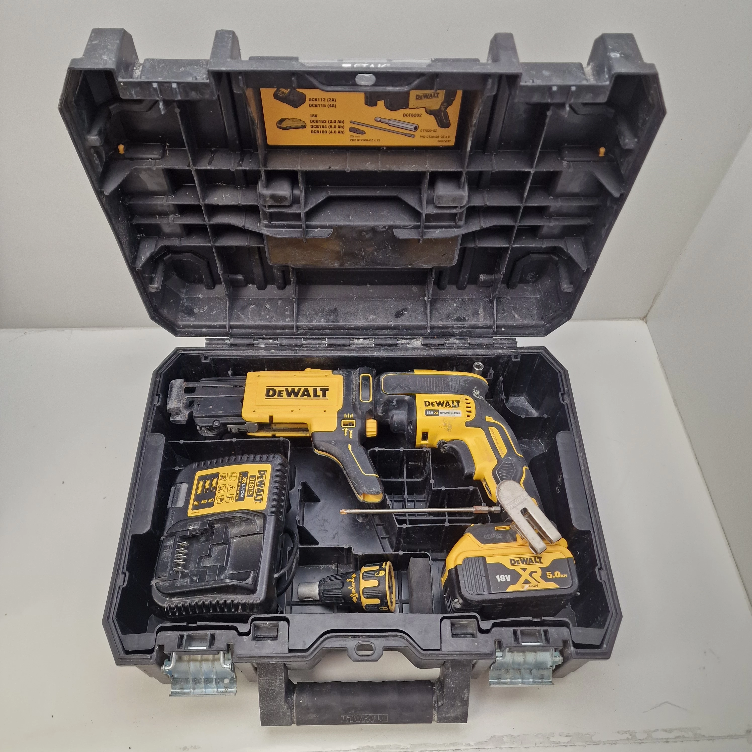 wkretarka-tasmowa-dewalt-dcf620-magazynek-dewalt-dcf6202-kod-producenta-dcf620nt