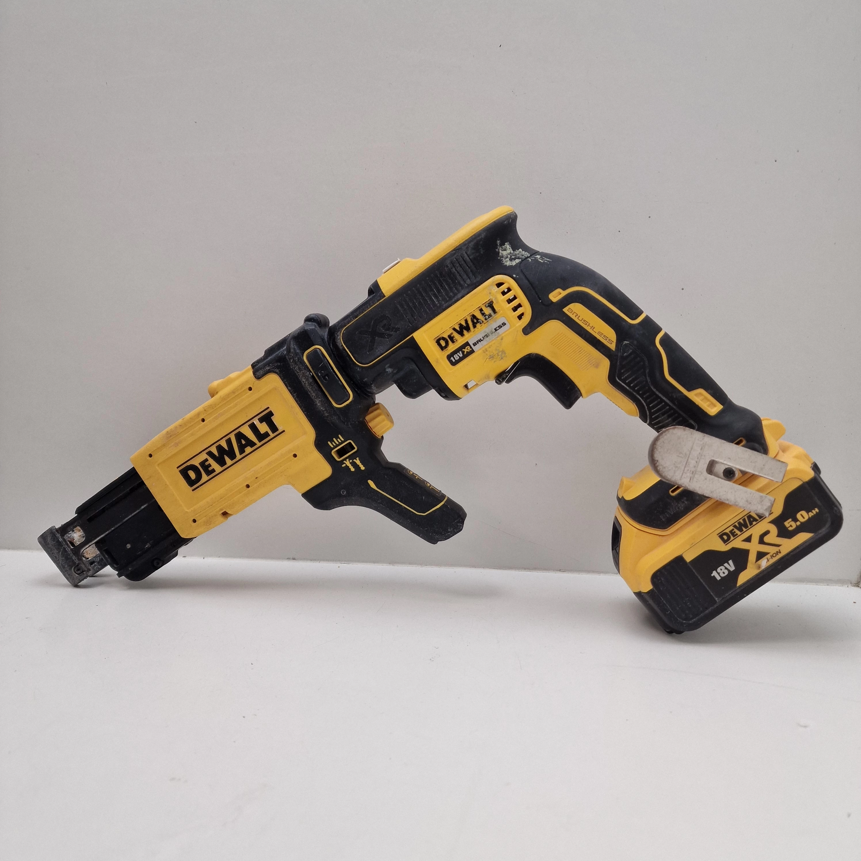 wkretarka-tasmowa-dewalt-dcf620-magazynek-dewalt-dcf6202-ean-gtin-5035048468524