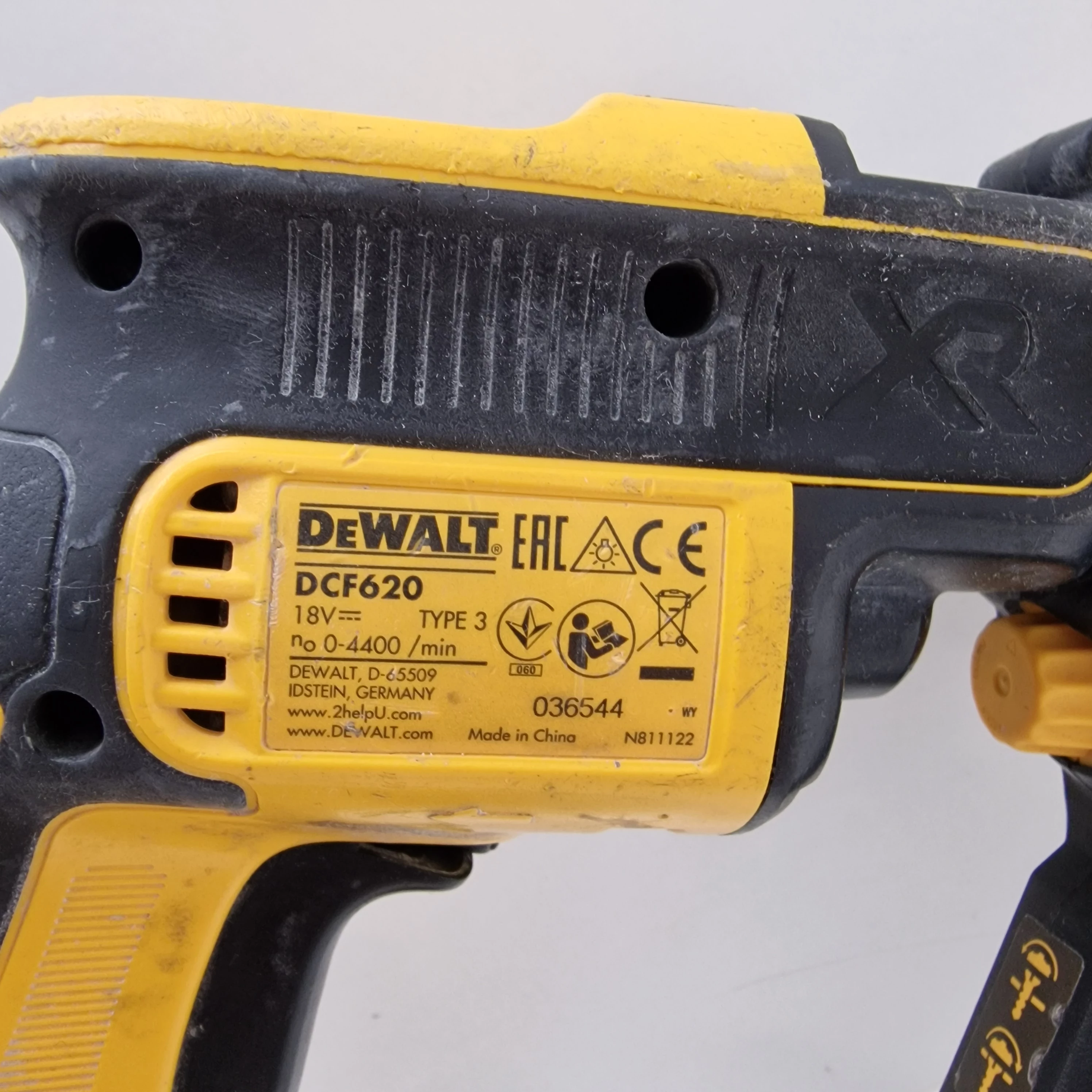 wkretarka-tasmowa-dewalt-dcf620-magazynek-dewalt-dcf6202-pojemnosc-akumulatora-000