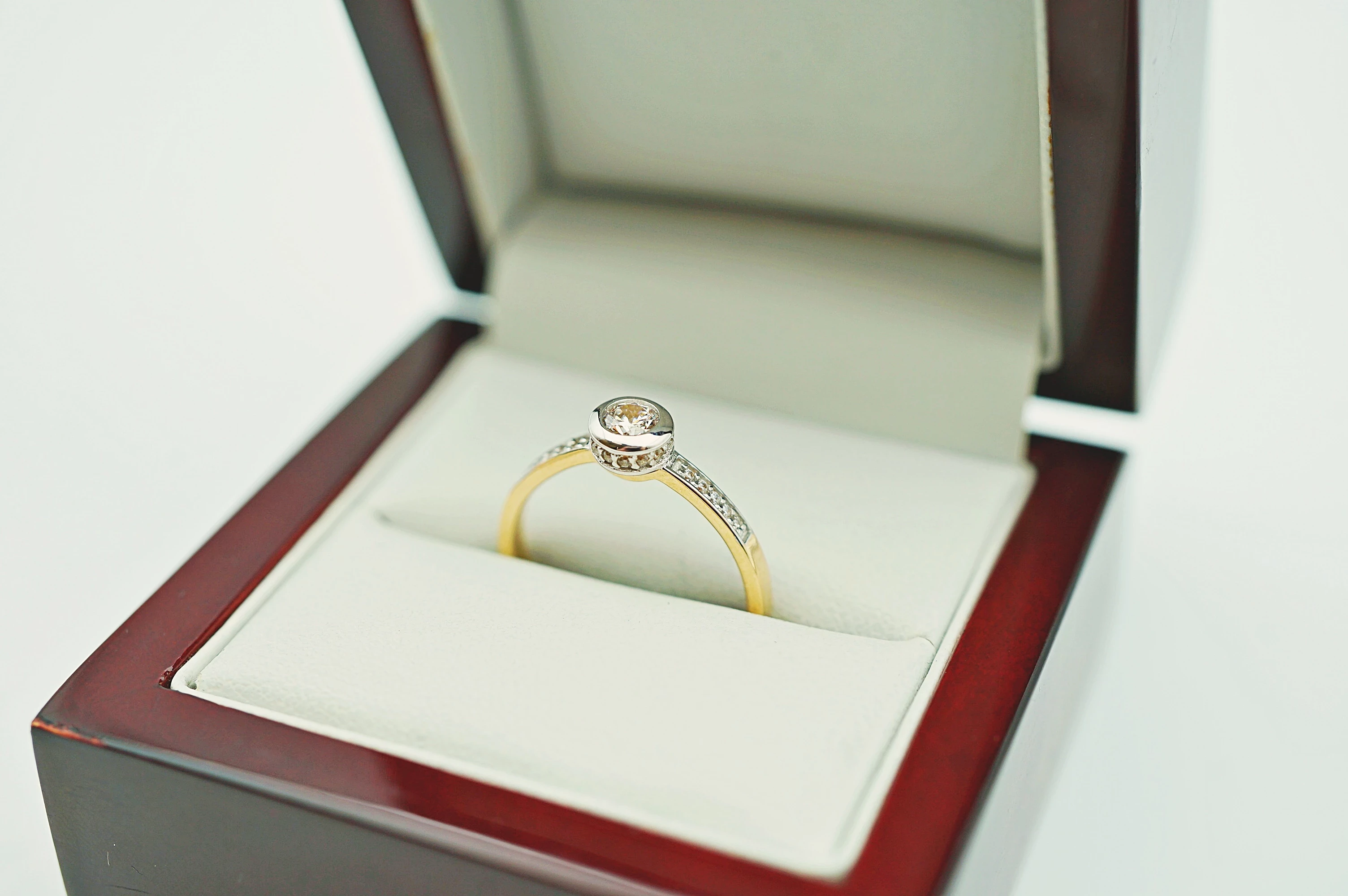 zloty-pierscionek-z-cyrkoniami-585-273g-r17-rodzaj-2205-2