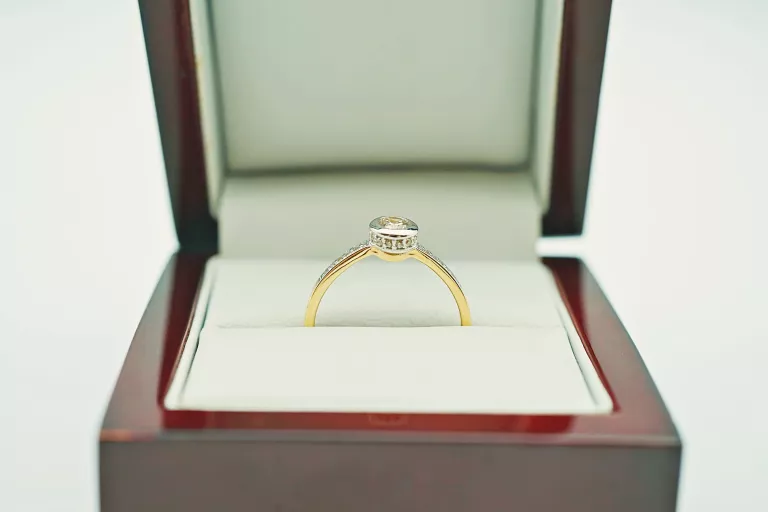 zloty-pierscionek-z-cyrkoniami-585-273g-r17-kamien-17088-128