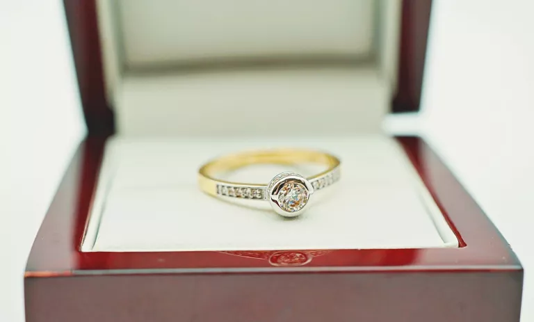 zloty-pierscionek-z-cyrkoniami-585-273g-r17-waga-272