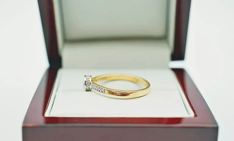 zloty-pierscionek-z-cyrkoniami-585-273g-r17-marka-248811-958954