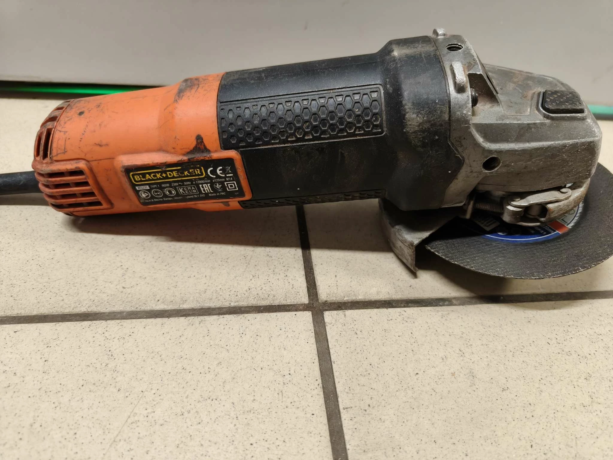 szlifierka-katowa-black-decker-beg220-certyfikaty-zgodnosci-218669-1