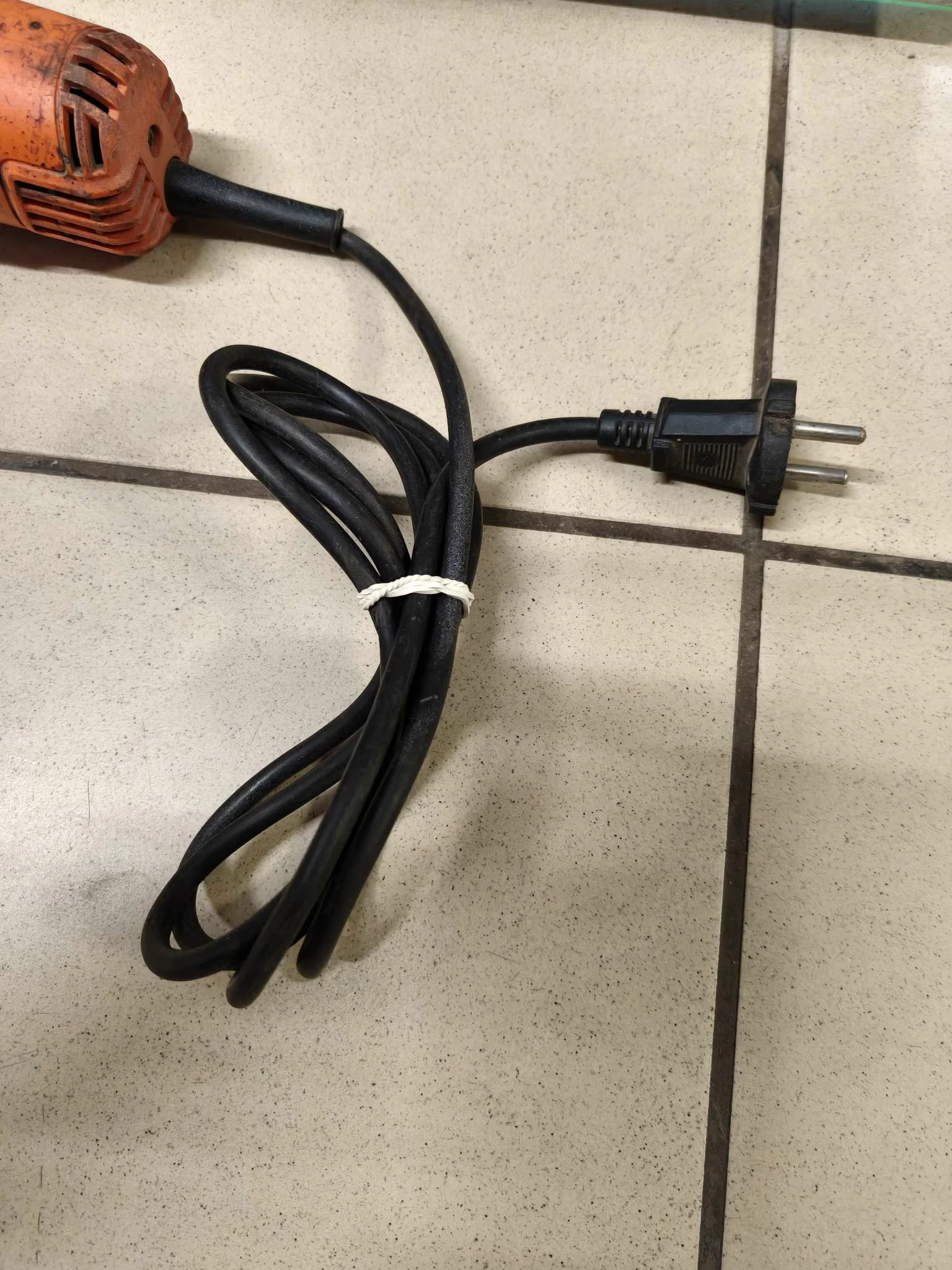 szlifierka-katowa-black-decker-beg220-waga-produktu-z-opakowaniem-jednostkowym-2190