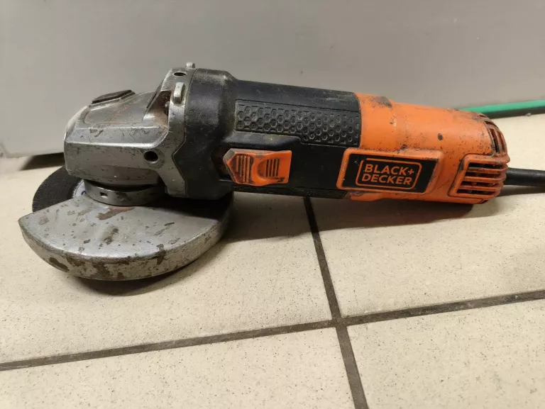 szlifierka-katowa-black-decker-beg220-stan-11323-2