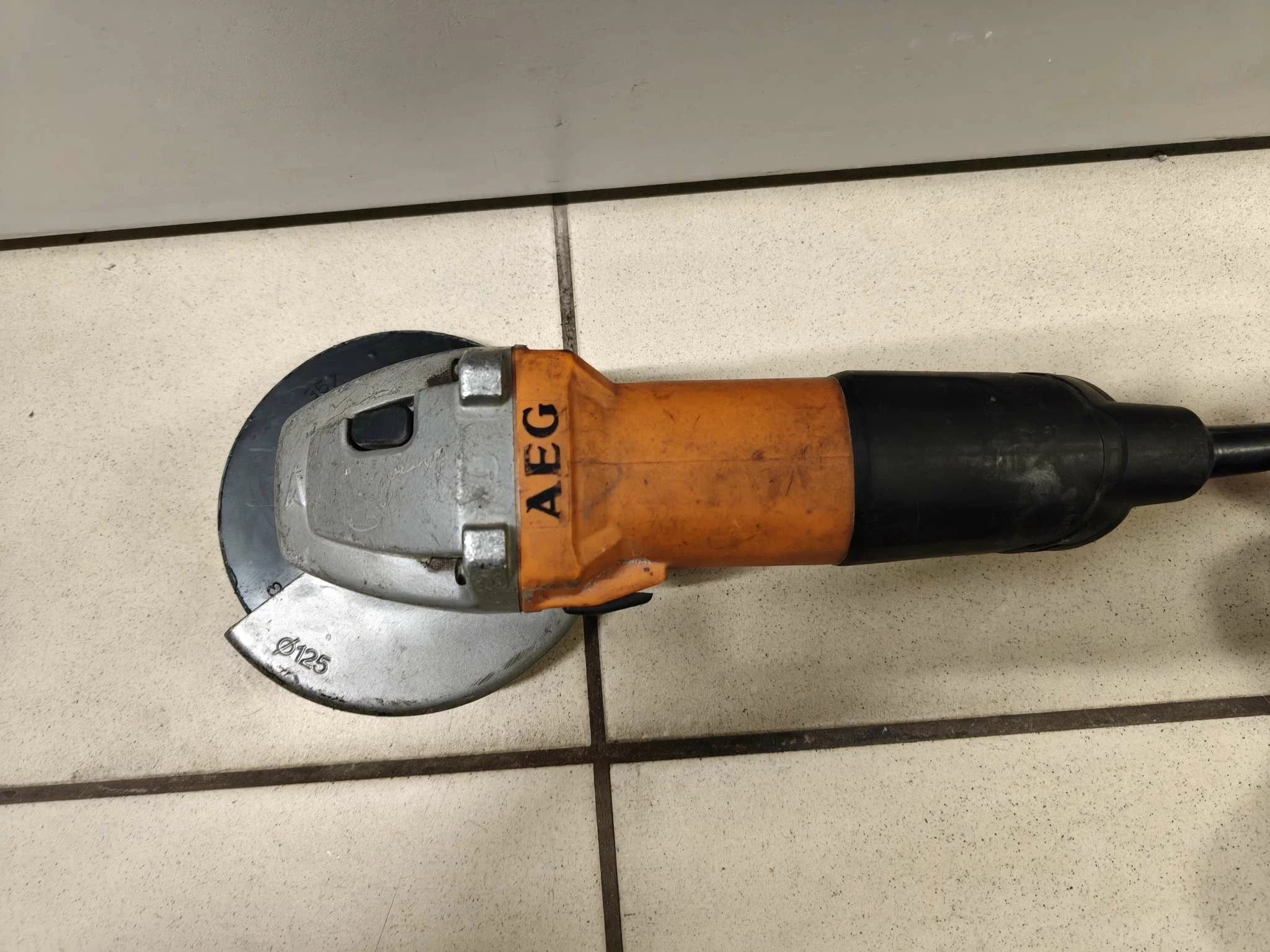 szlifierka-katowa-aeg-ws8-125s-stan-11323-2