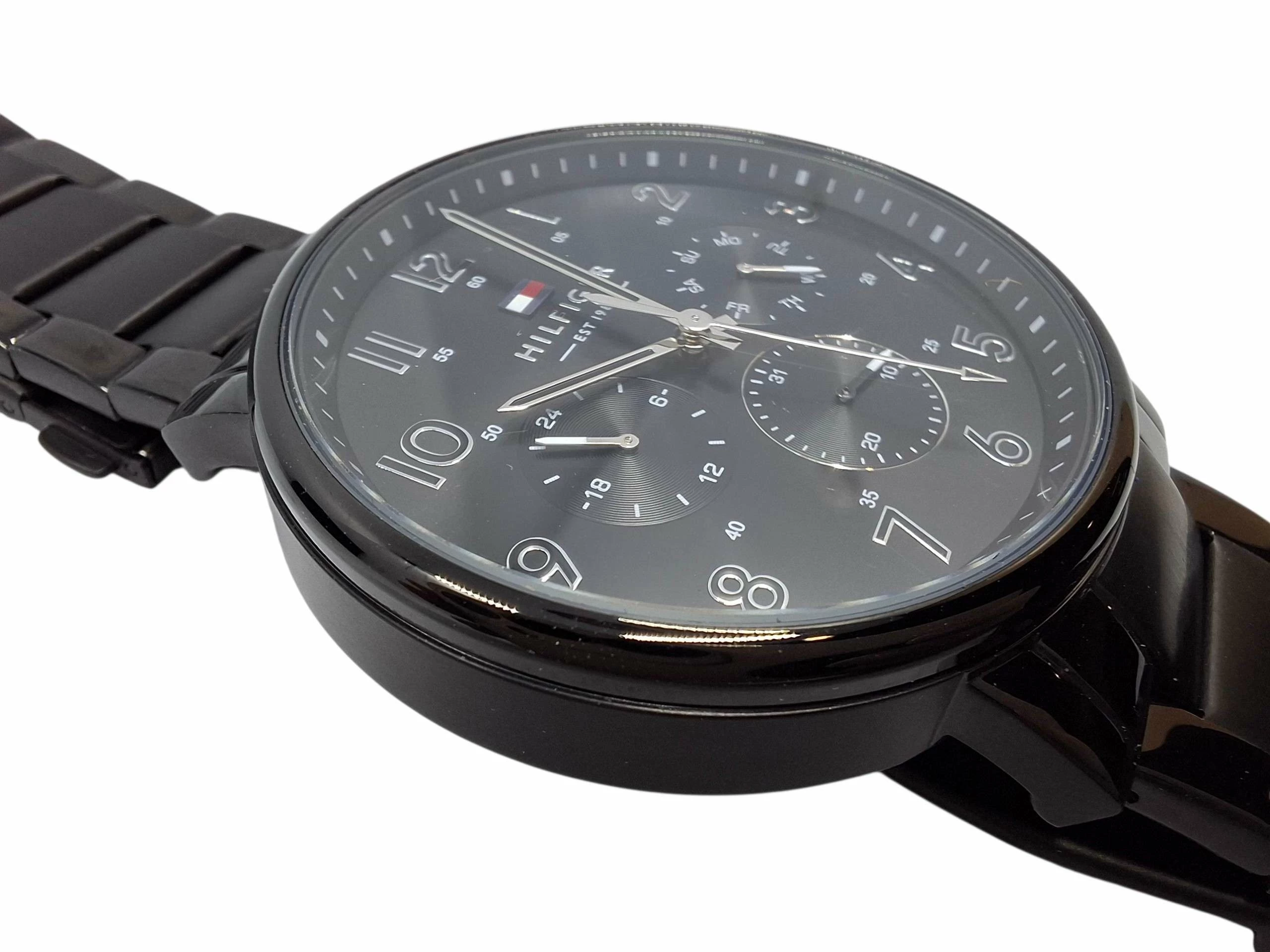 zegarek-meski-tommy-hilfiger-daniel-1710383-ksztalt-koperty-129223-2