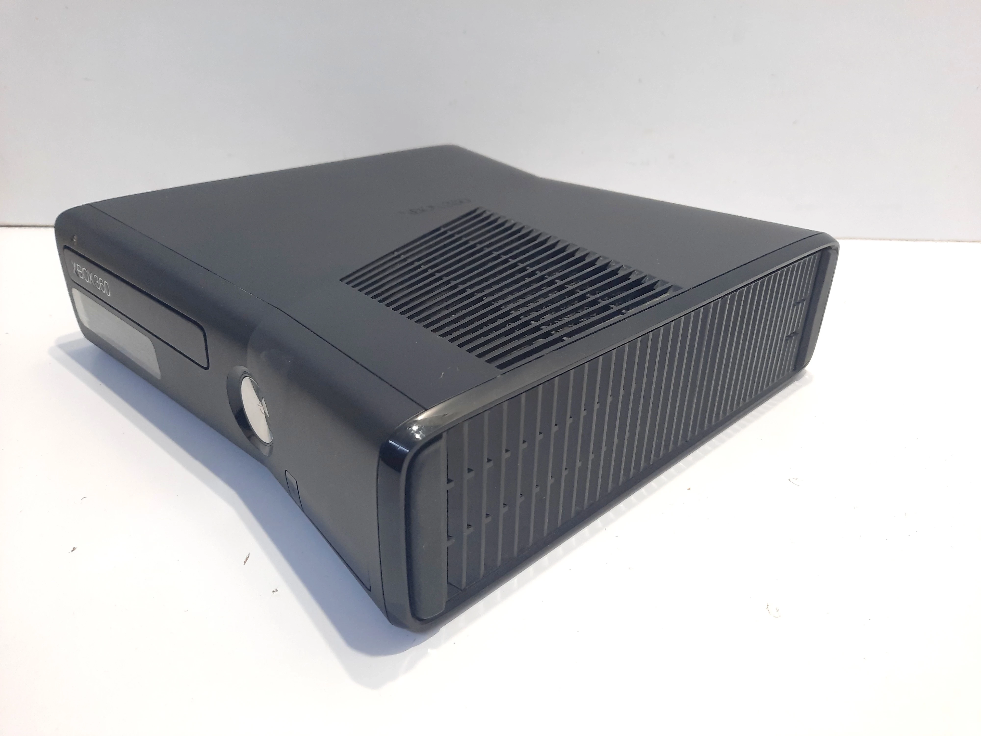 konsola-xbox-360-s-1439-wersja-konsoli-205974-225542