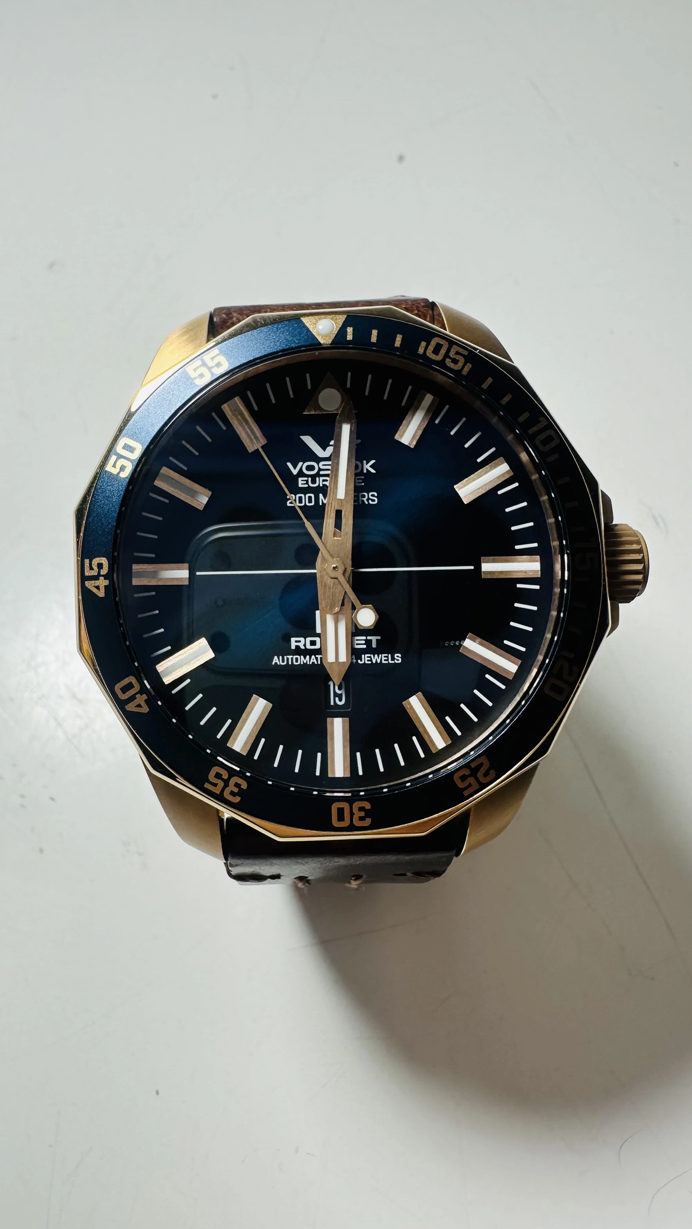 zegarek-vostok-europe-rocket-n1-automatic-nh35a-225b616-armii-krajowej-38-tczew