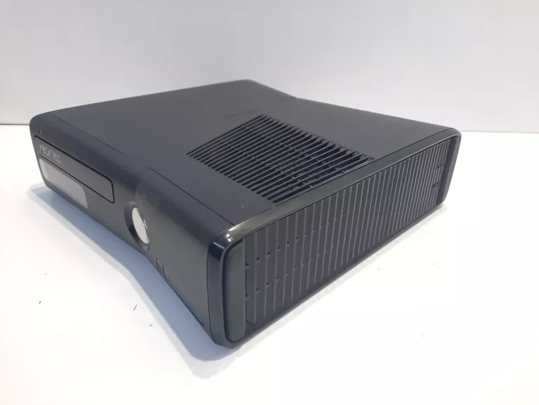 konsola-xbox-360-s-1439-wersja-konsoli-205974-225542