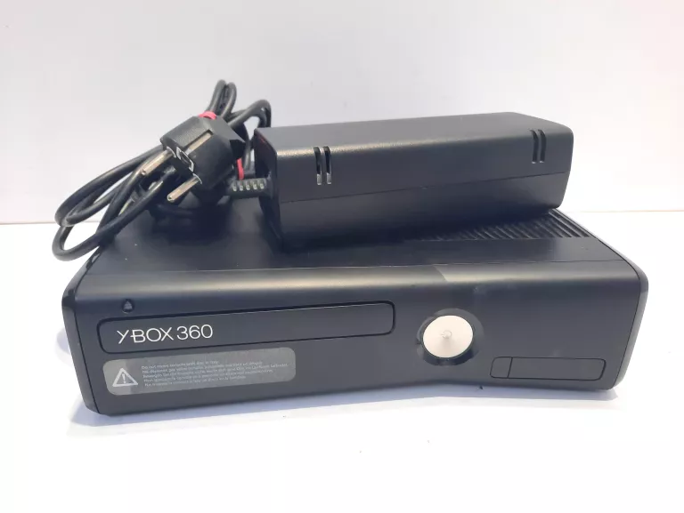 konsola-xbox-360-s-1439-3-maja-22-hajnowka