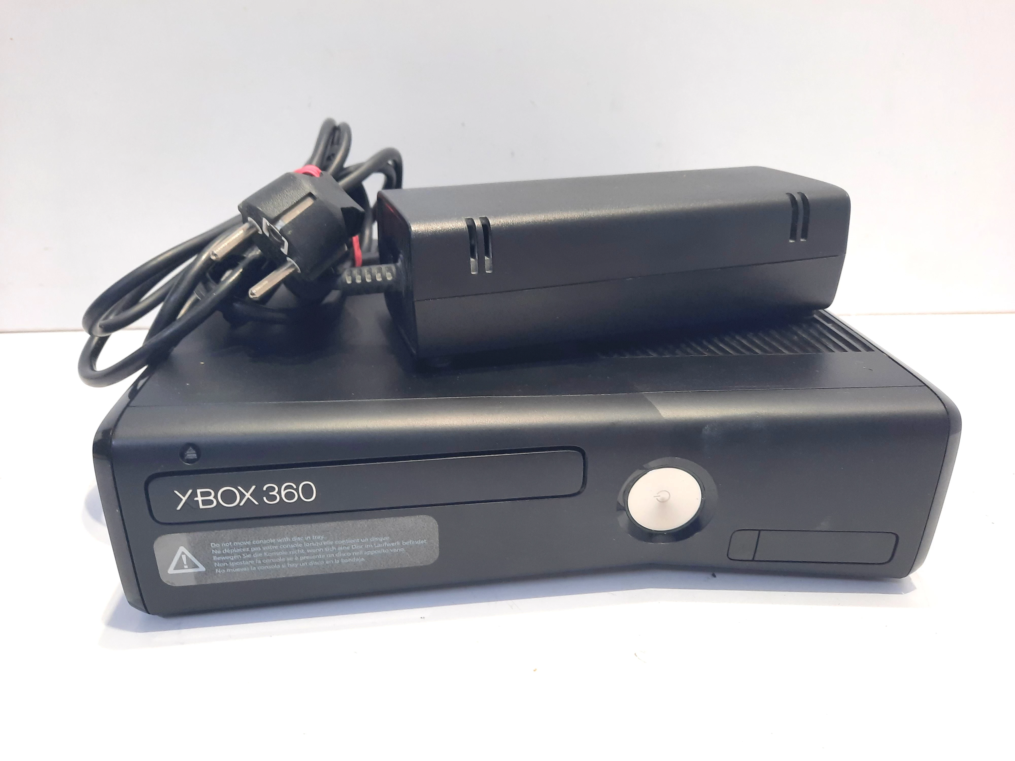 konsola-xbox-360-s-1439-3-maja-22-hajnowka