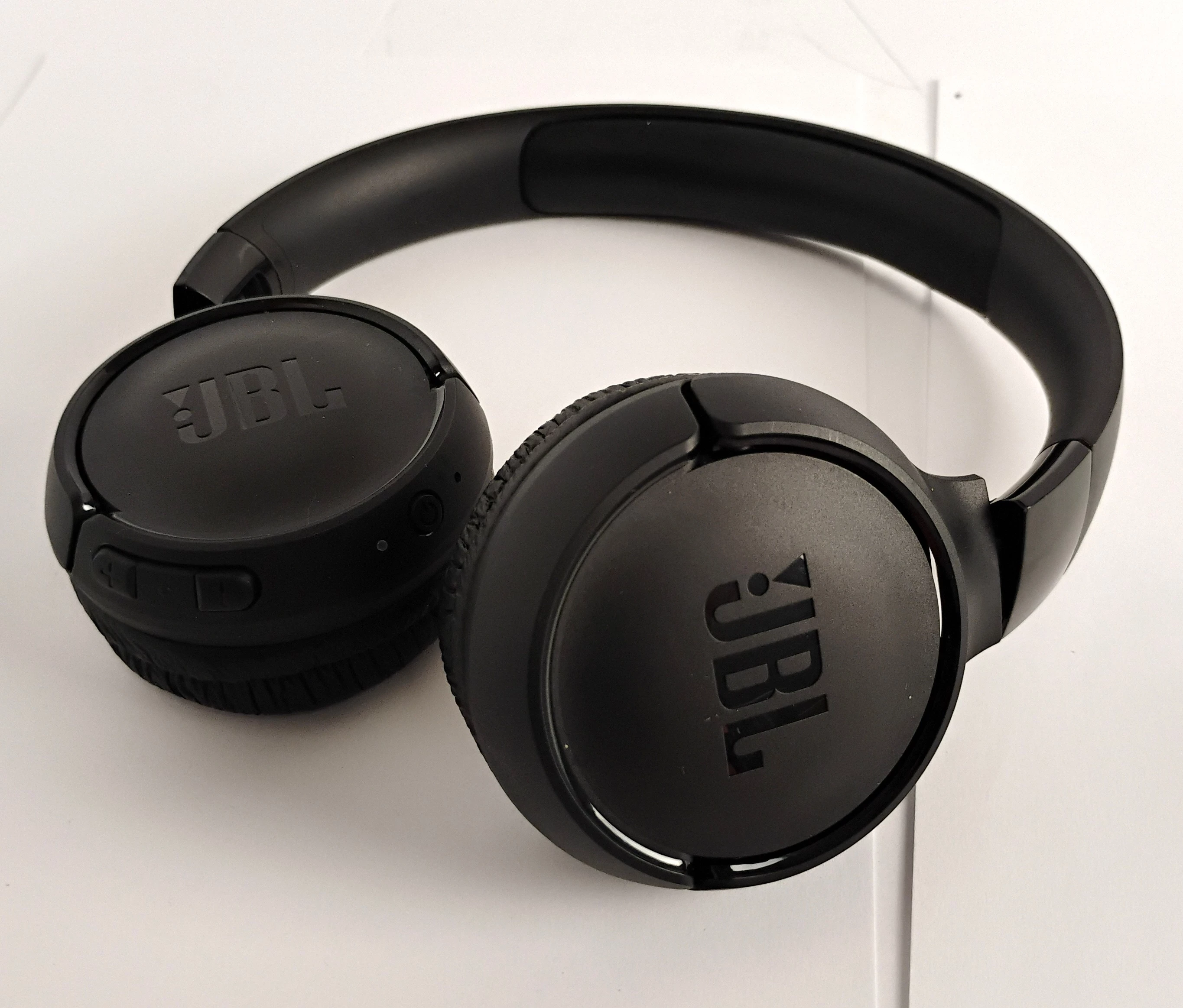 sluchawki-jbl-tune-520bt-komplet-model-250439-1920637