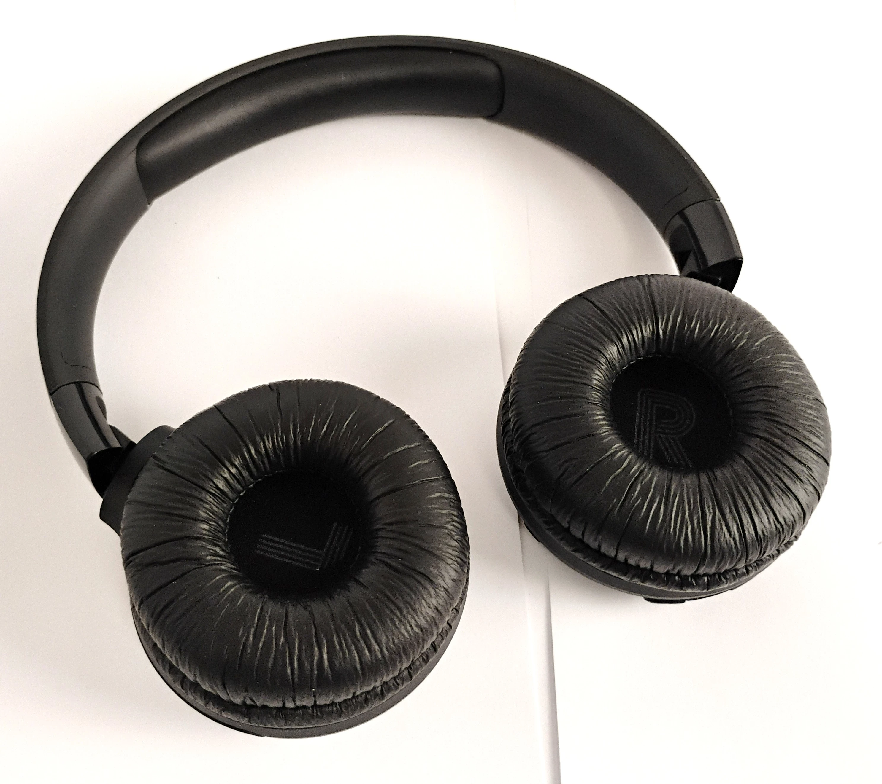 sluchawki-jbl-tune-520bt-komplet-transmisja-sygnalu-203713-217785