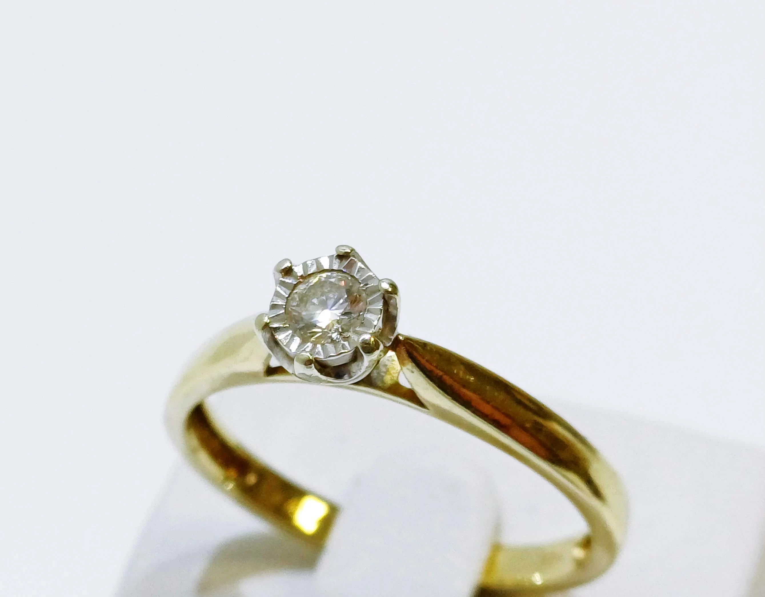 zloty-pierscionek-z-brylanetm-585-r17-motyw-129129-1645690