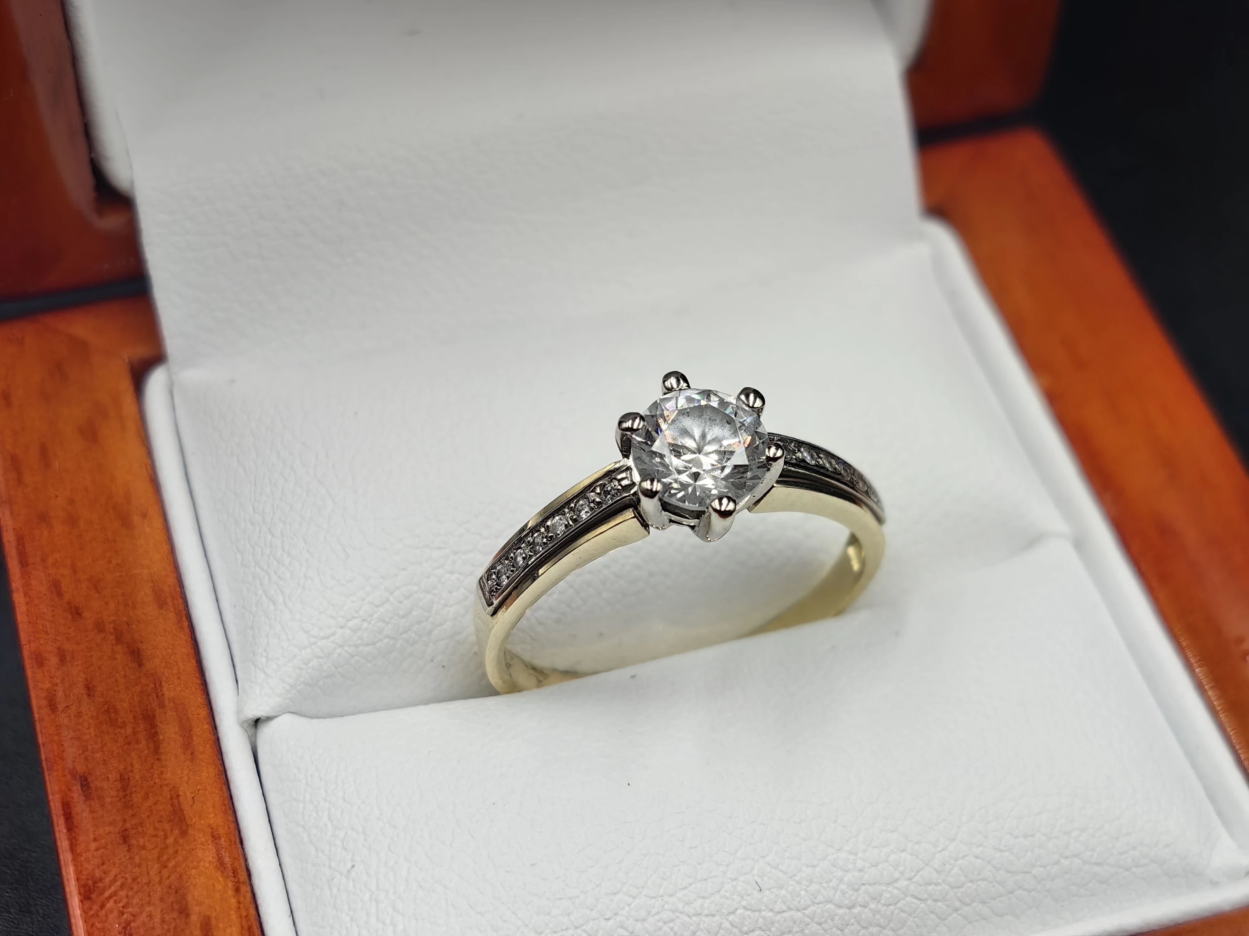 przepiekny-zloty-pierscionek-wysadzany-cyrkoniami-271g-pr585-14k-r16-rodzaj-2205-2