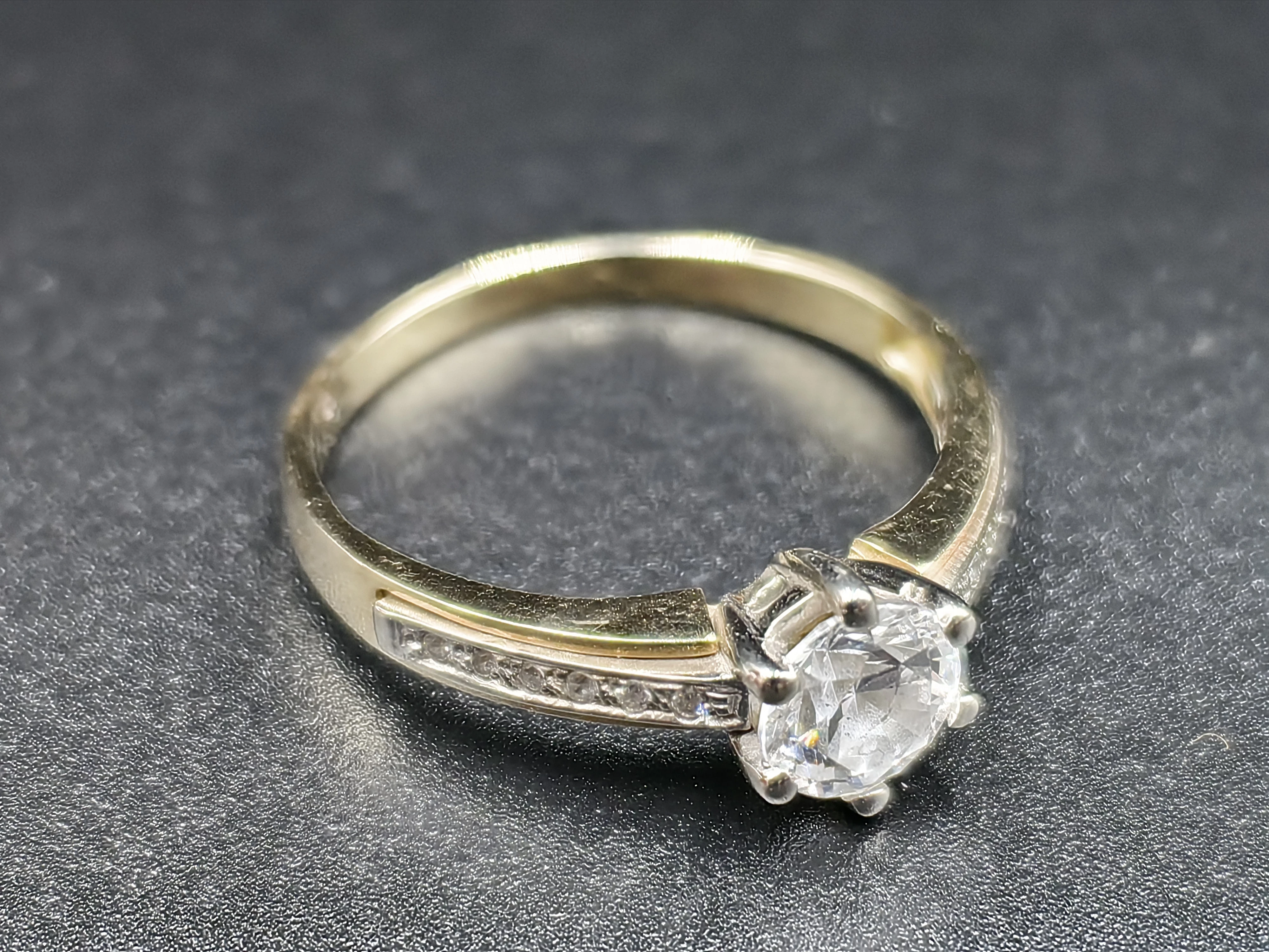 przepiekny-zloty-pierscionek-wysadzany-cyrkoniami-271g-pr585-14k-r16-material-15835-2