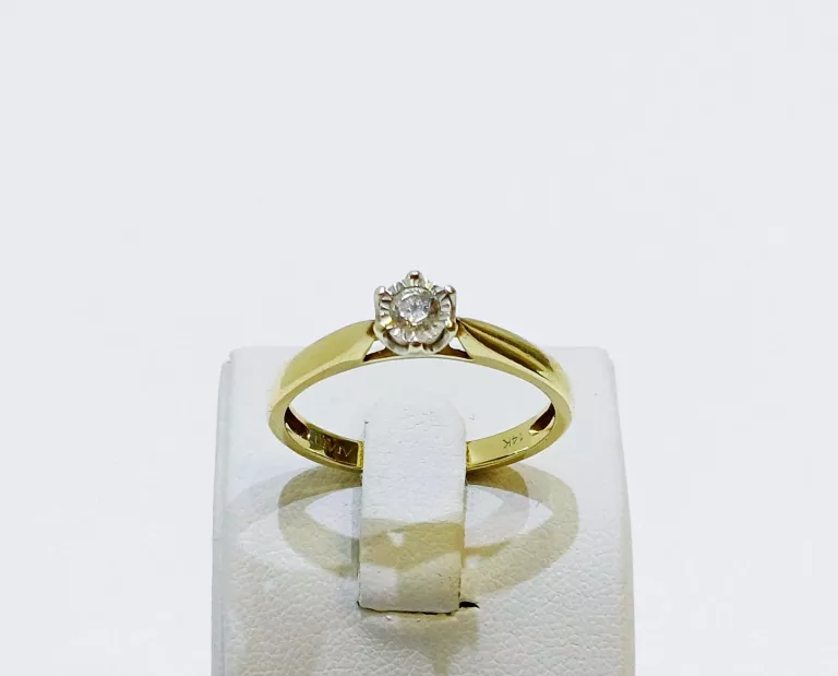 zloty-pierscionek-z-brylanetm-585-r17-plec-15851-1