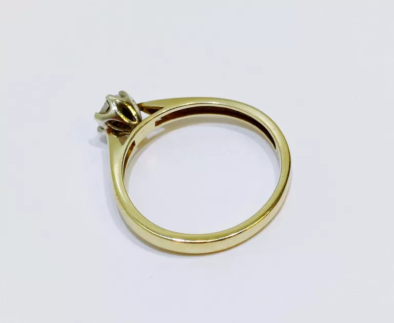 zloty-pierscionek-z-brylanetm-585-r17-material-15835-2