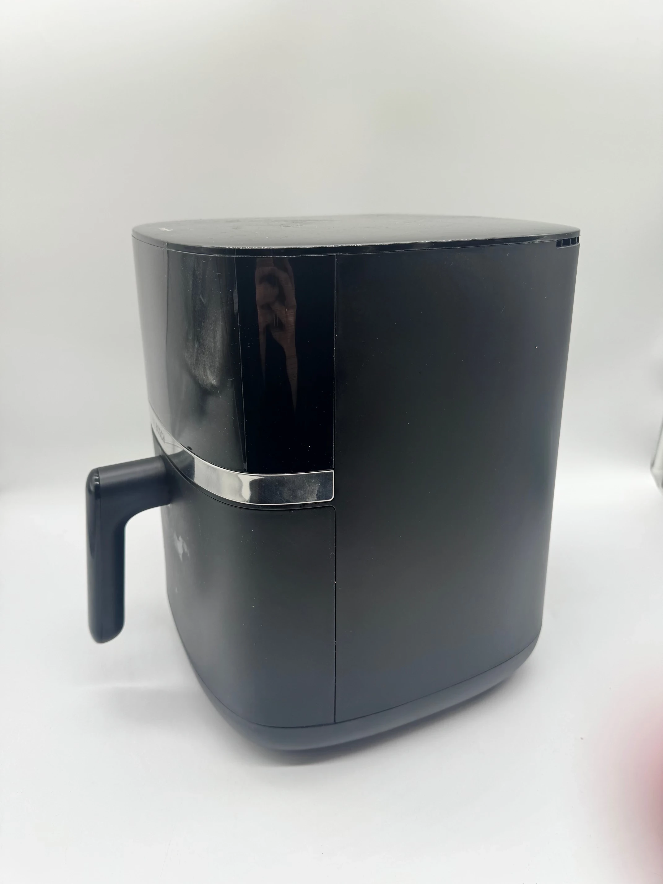 air-fryer-bosch-serie-4-pudelko-kolor-dominujacy-129357-3