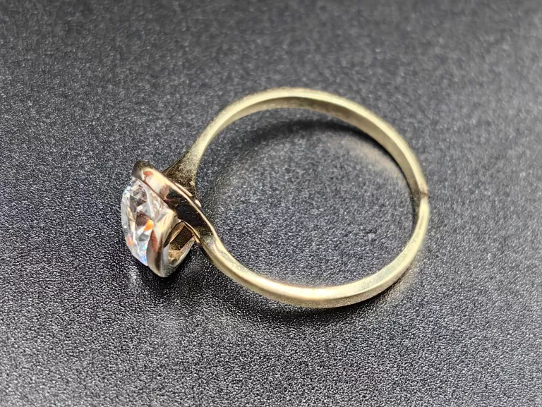 fantastyczny-zloty-pierscionek-z-duza-cyrkonia-276g-pr585-14k-r17-rozmiarsrednica-wew-mm-372-17