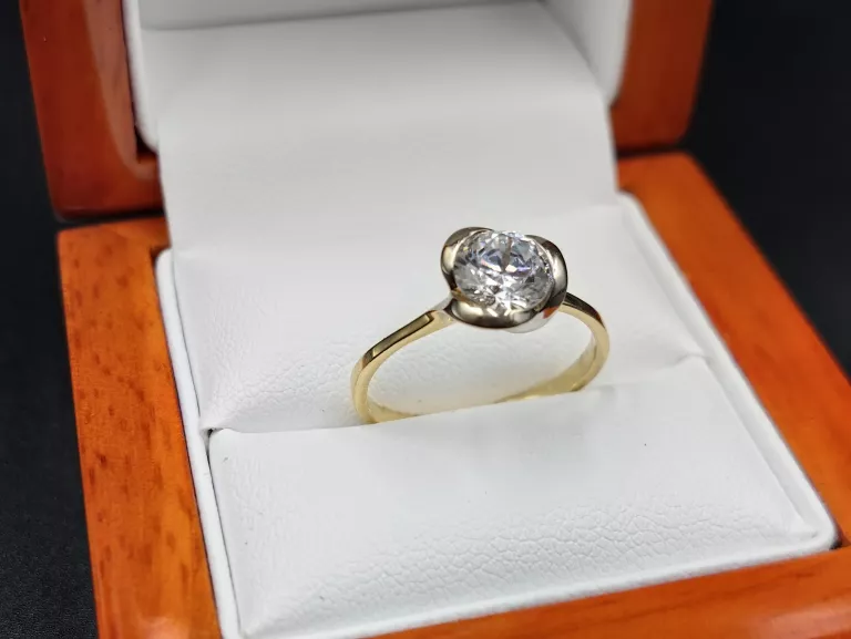 fantastyczny-zloty-pierscionek-z-duza-cyrkonia-276g-pr585-14k-r17-stan-11323-2