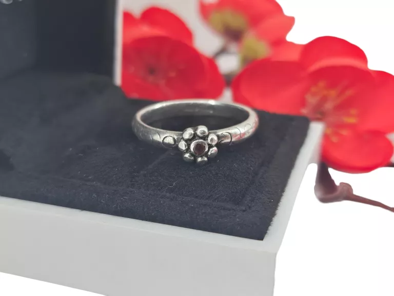 srebrny-pierscionek-kwiatek-z-miodowa-cyrkonia-375g-slaska-28-wielun-unico