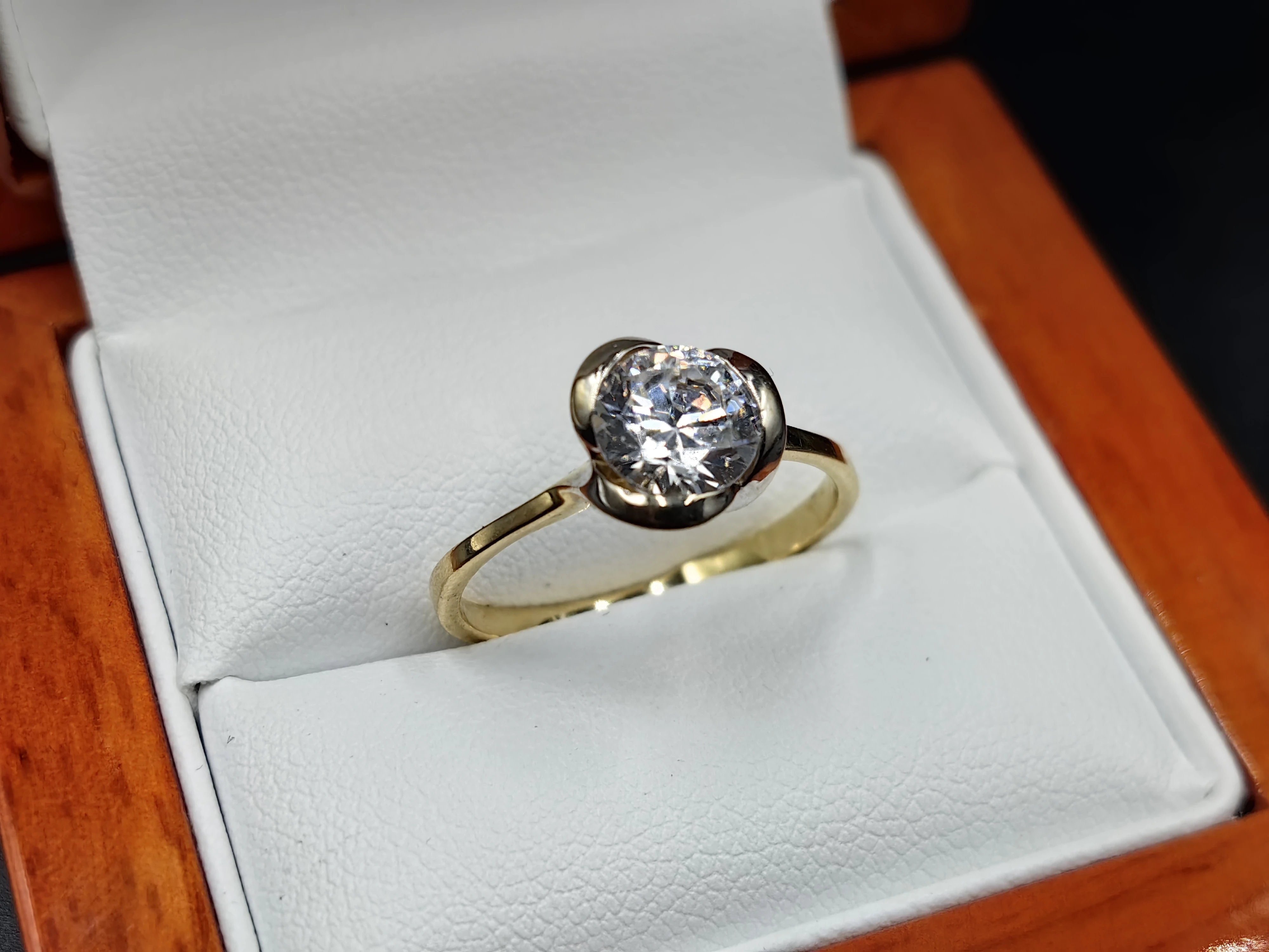 fantastyczny-zloty-pierscionek-z-duza-cyrkonia-276g-pr585-14k-r17-rodzaj-2205-2