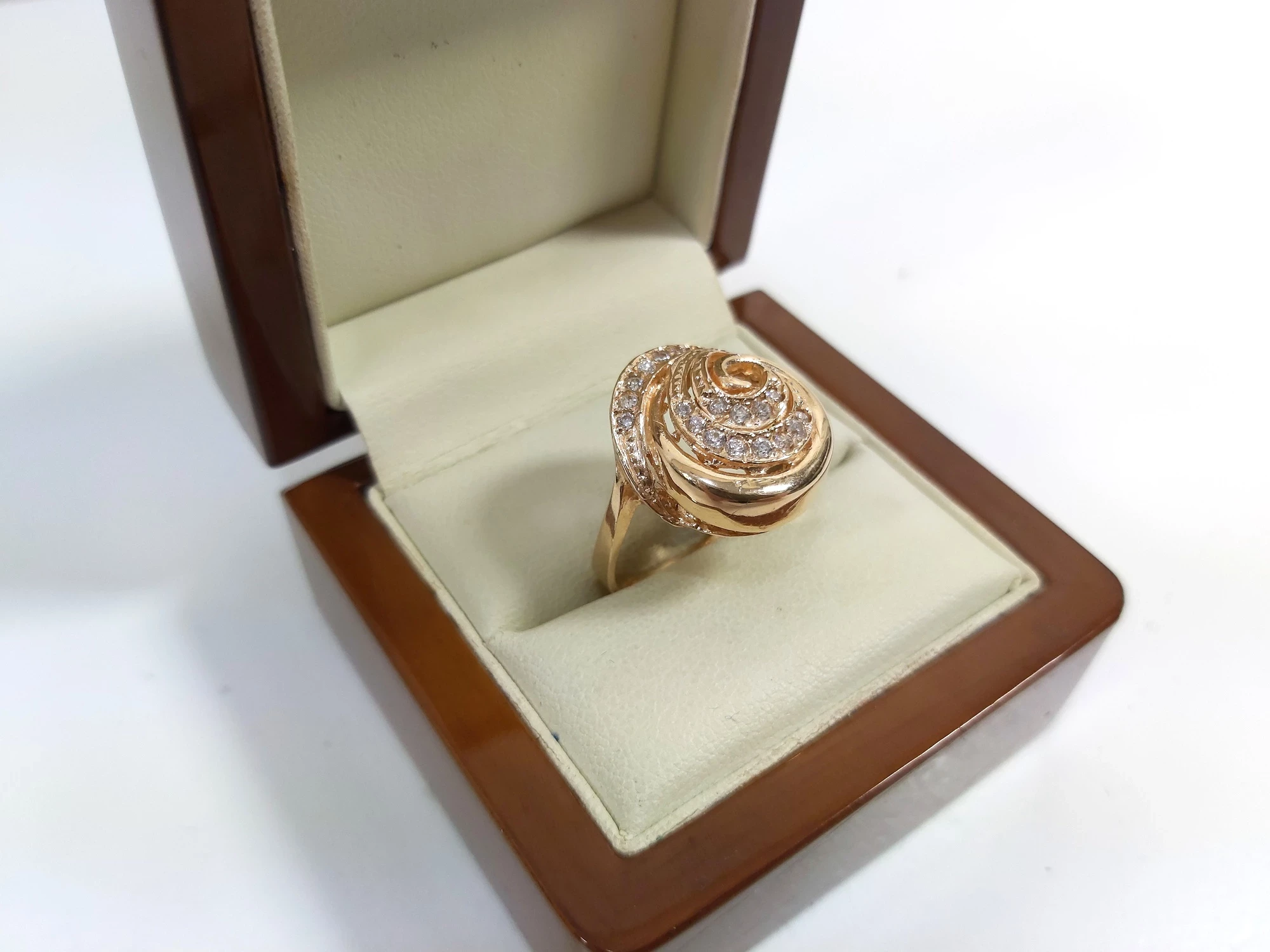 zakrecony-zloty-pierscionek-proba-585-r-20-mickiewicza-1-nidzica