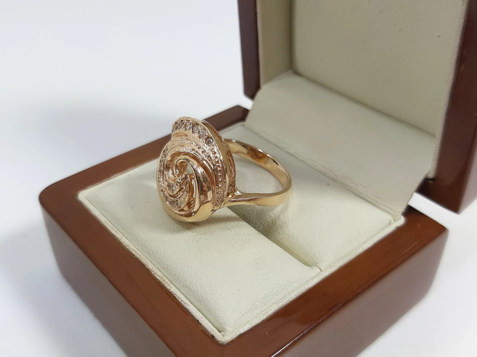 zakrecony-zloty-pierscionek-proba-585-r-20-stan-11323-253806