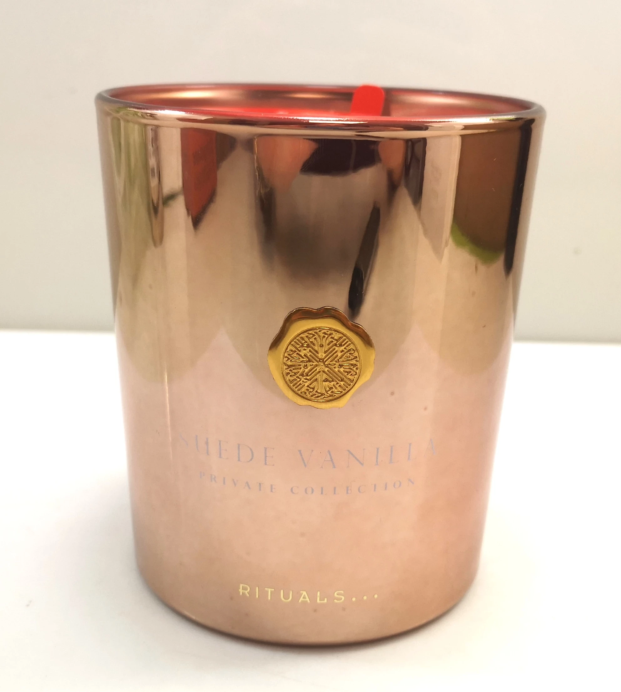 swieca-zapachowa-rituals-suede-vanilla-360g-ean-gtin-8719134142150