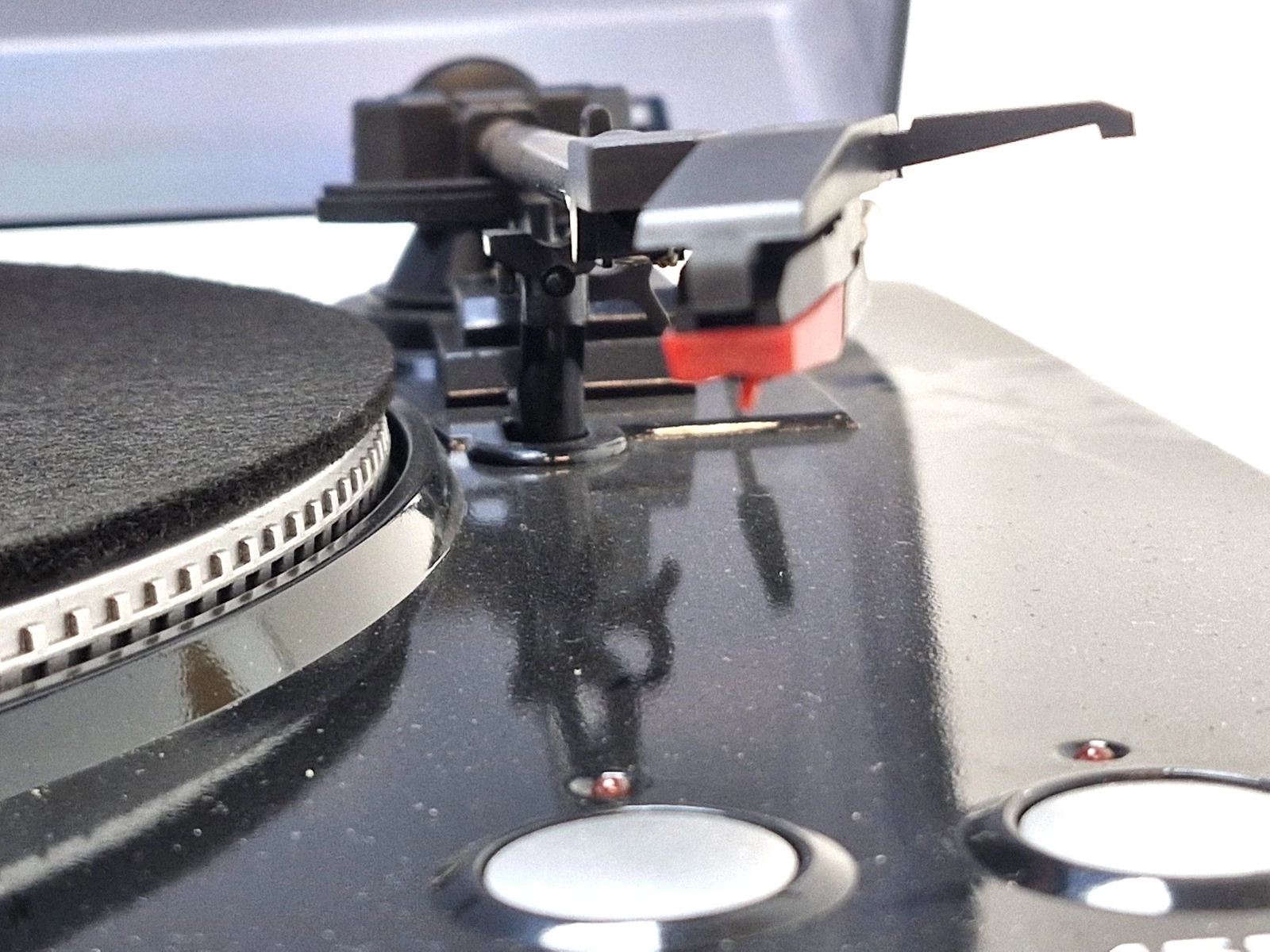 gramofon-krugermatz-km0516-czarny-wbudowany-przedwzmacniacz-719-1