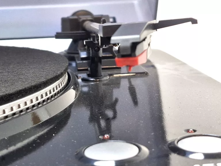 gramofon-krugermatz-km0516-czarny-wbudowany-przedwzmacniacz-719-1