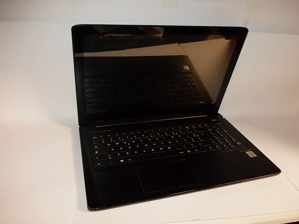 laptop-essentiel-smart-mouv-1507-celeron4gb500gb-dotyk-kod-producenta-1507