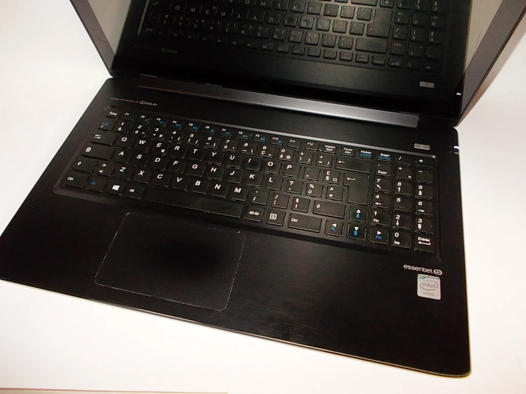 laptop-essentiel-smart-mouv-1507-celeron4gb500gb-dotyk-przekatna-ekranu-156