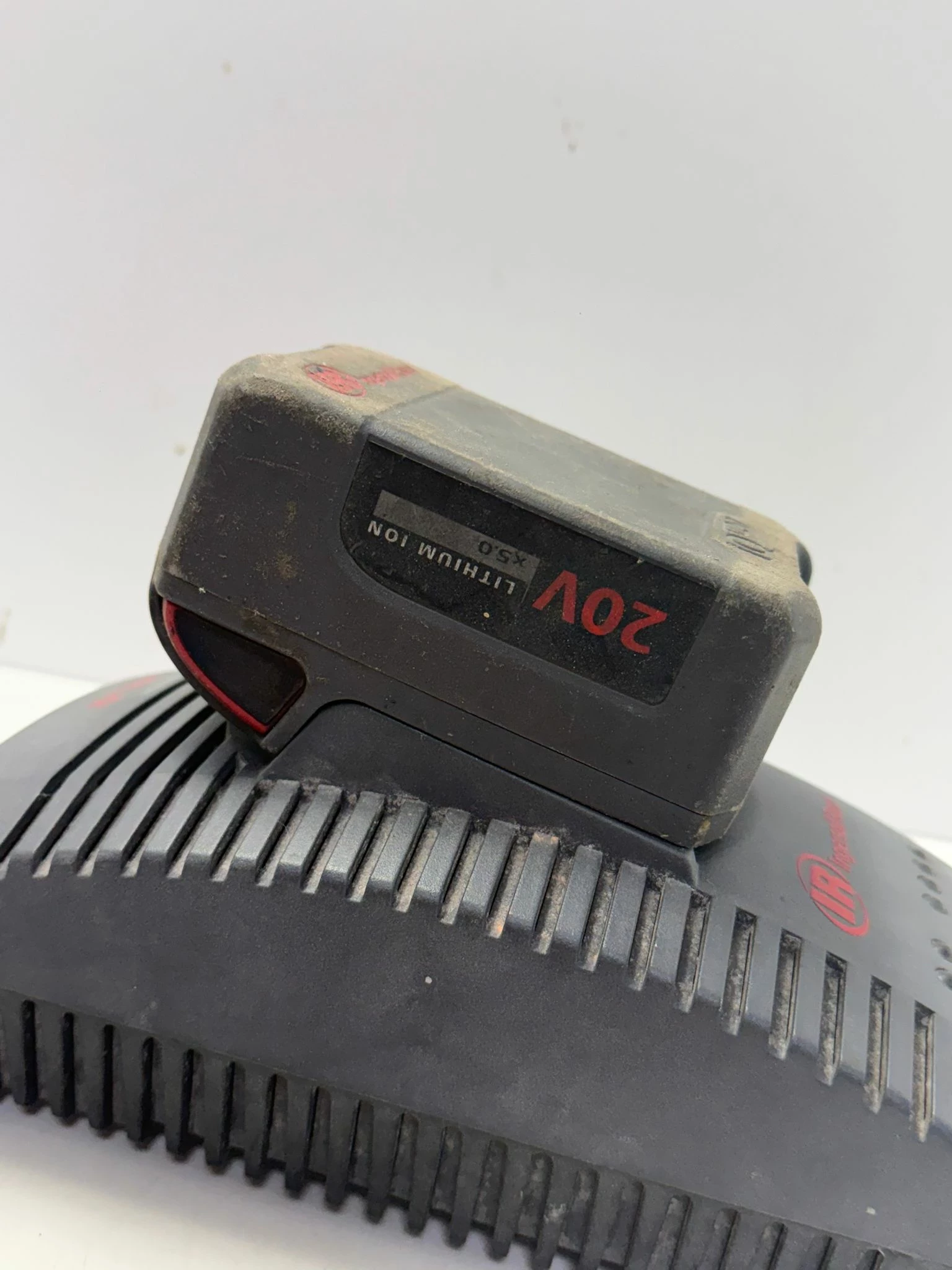 klucz-ingersoll-rand-udarowy-akumulatorowy-w5152-k22b-2-x-aku-lad-stan-11323-2