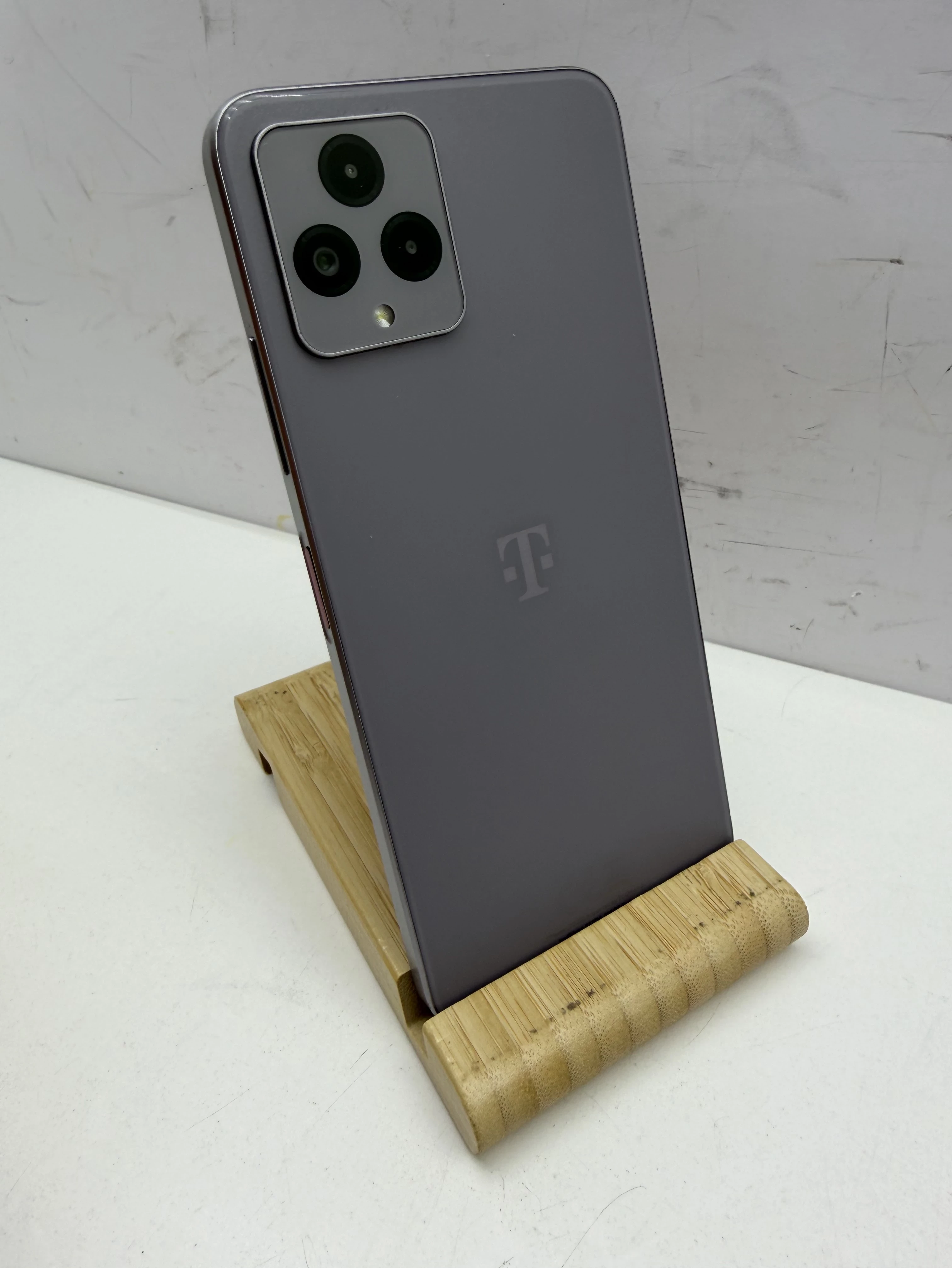 t-mobile-t-phone-5g-4gb128gb-system-operacyjny-4388-1