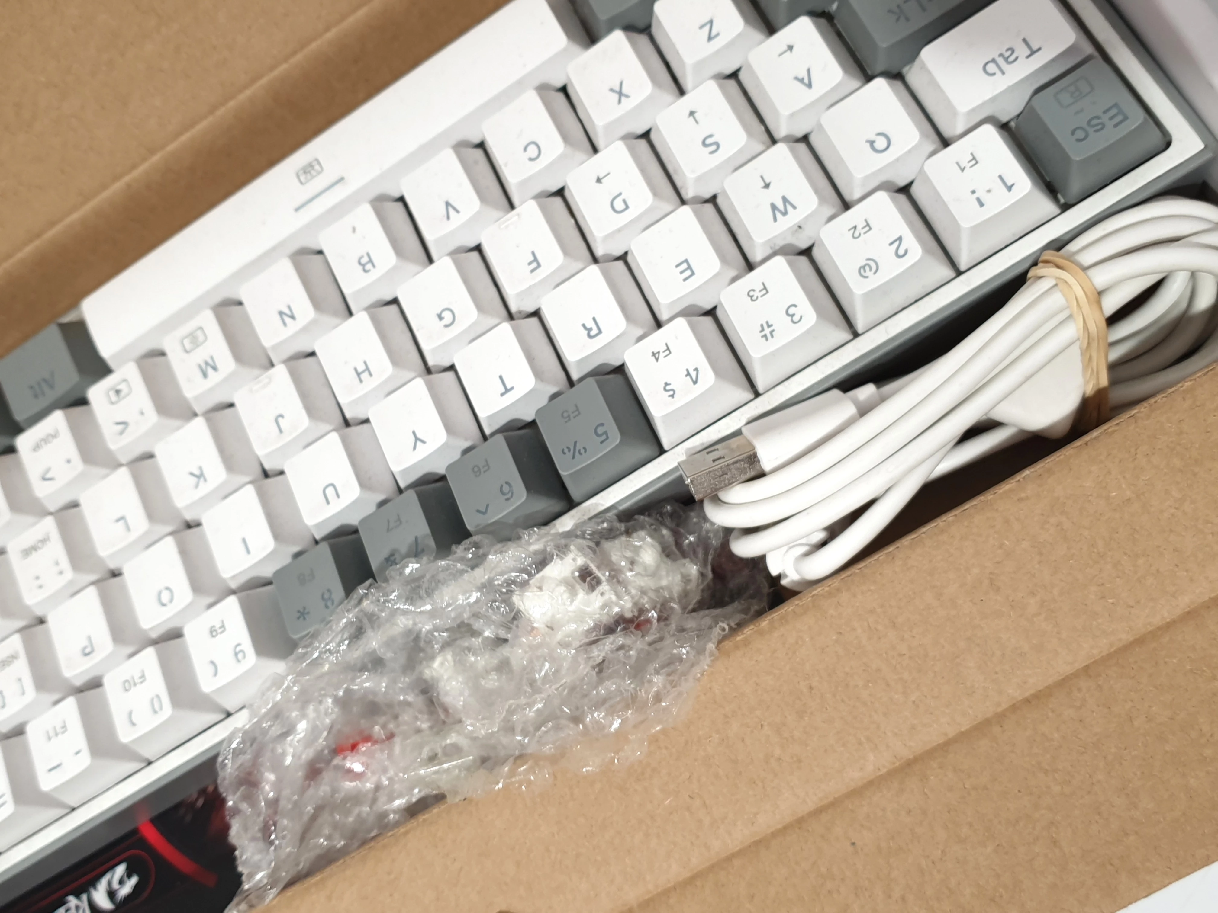 klawiatura-redragon-k617-fizz-rgb-interfejs-1247-1