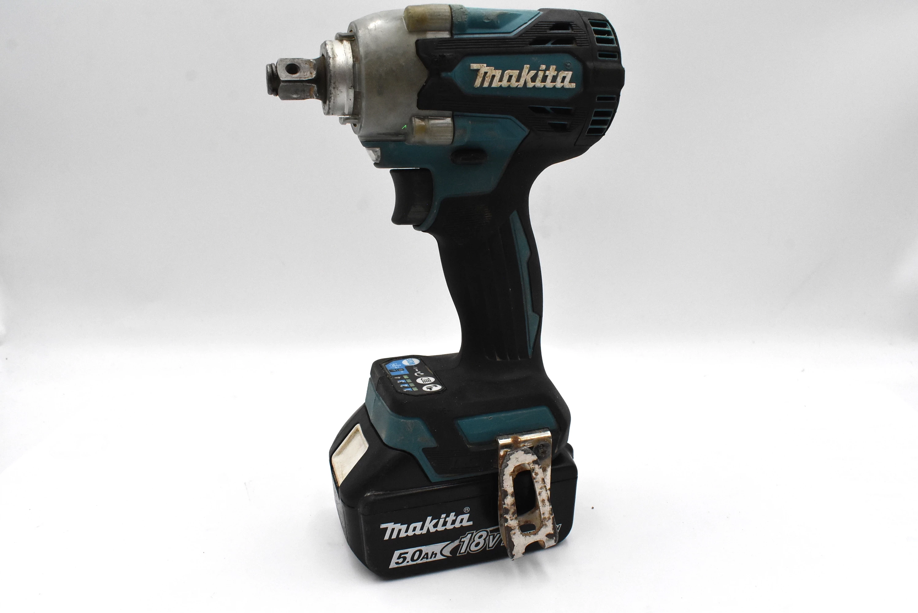 klucz-udarowy-makita-dtw300-akumulator-50ah-18v-os-piastowskie-74a-poznan