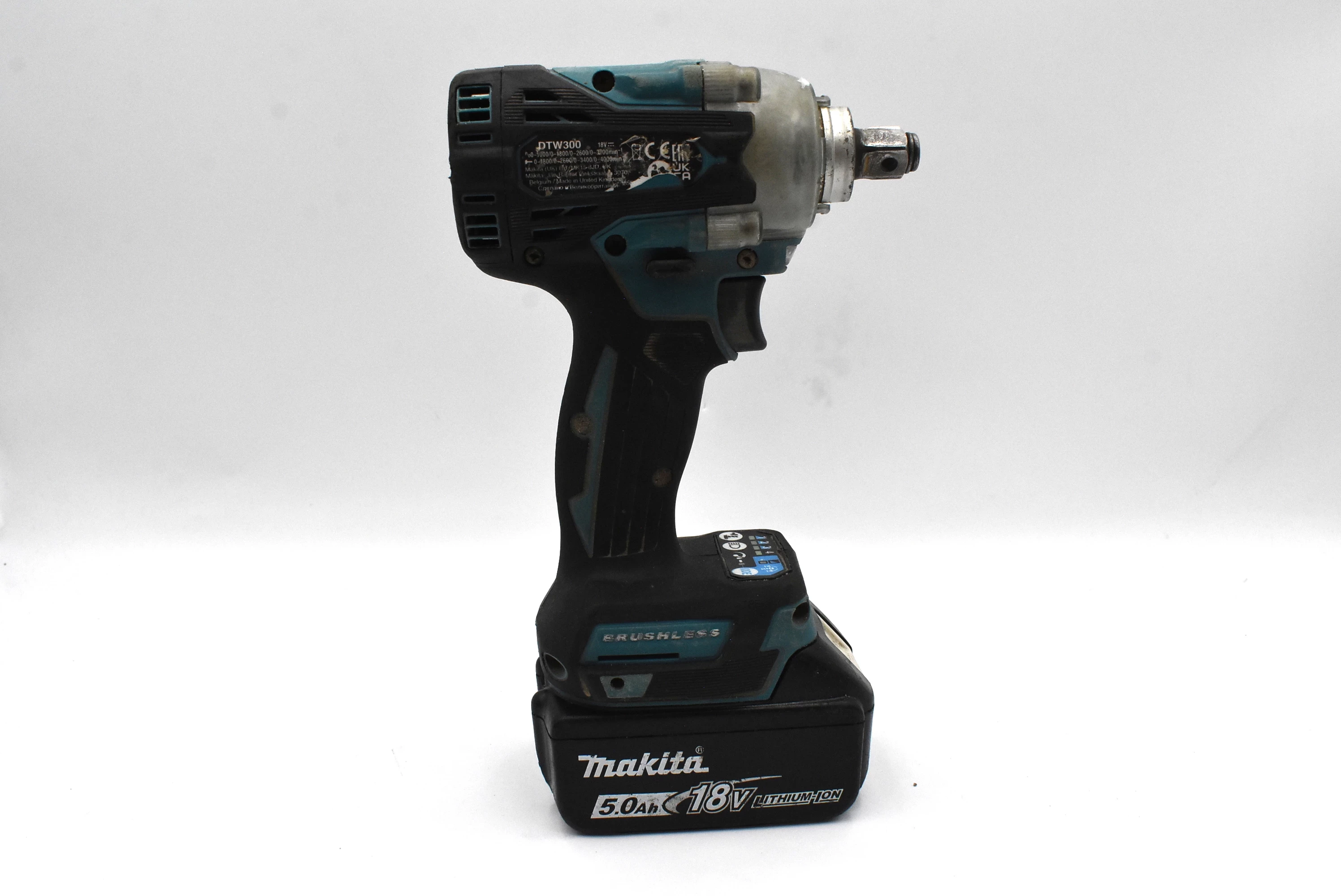 klucz-udarowy-makita-dtw300-akumulator-50ah-18v-rozmiar-trzpienia-248160-863071